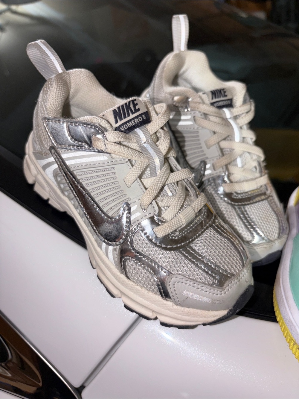 Nike Kids Vomero 5 Metallic Silver and Cream Sneakers